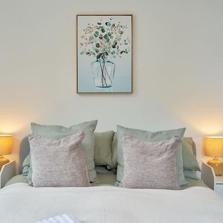 York City Central Apartment And Coffee Shop Bagian luar foto