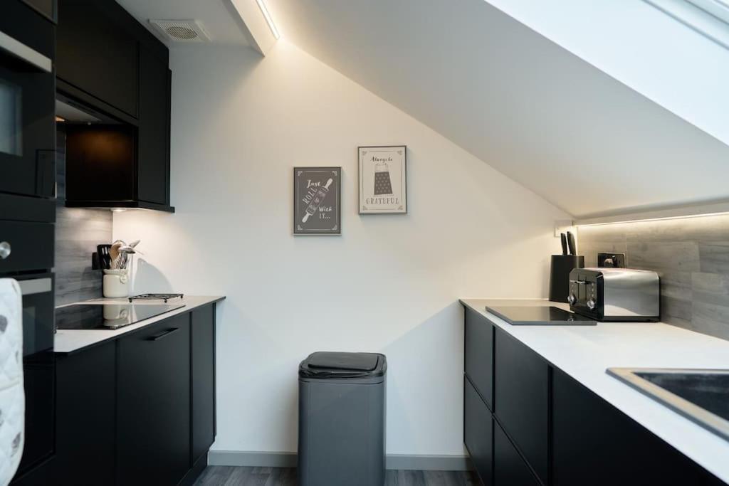 York City Central Apartment And Coffee Shop Bagian luar foto
