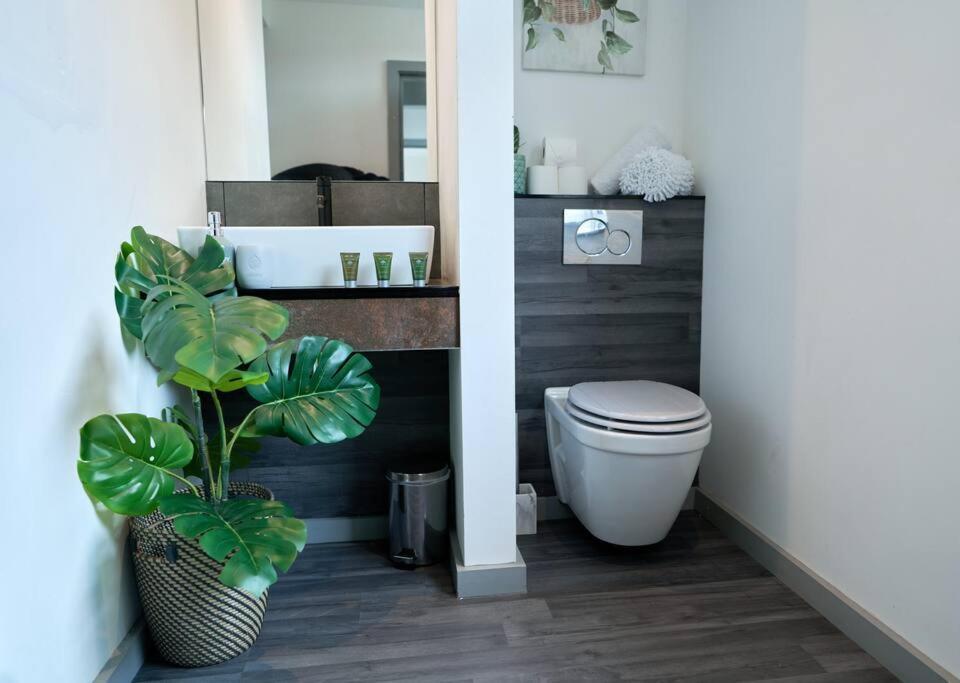 York City Central Apartment And Coffee Shop Bagian luar foto