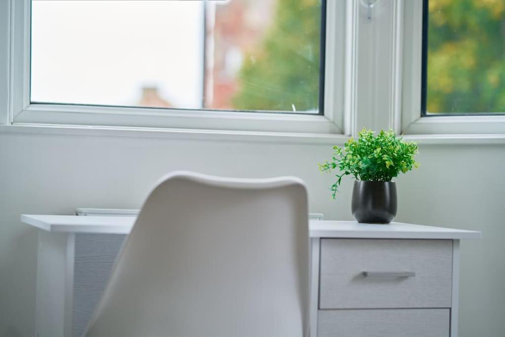 York City Central Apartment And Coffee Shop Bagian luar foto