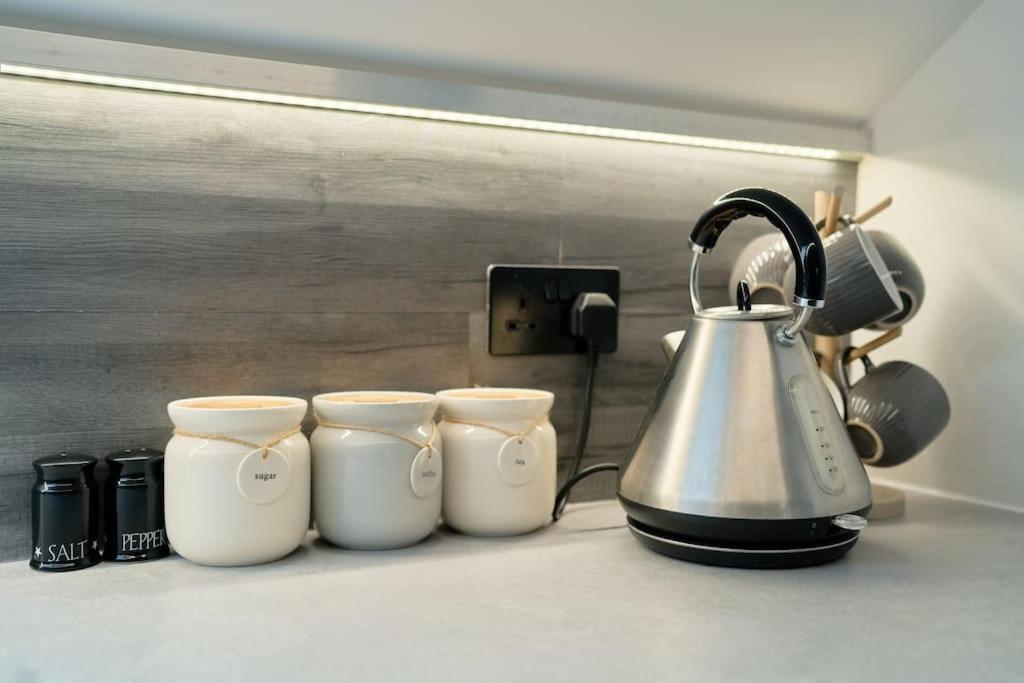 York City Central Apartment And Coffee Shop Bagian luar foto