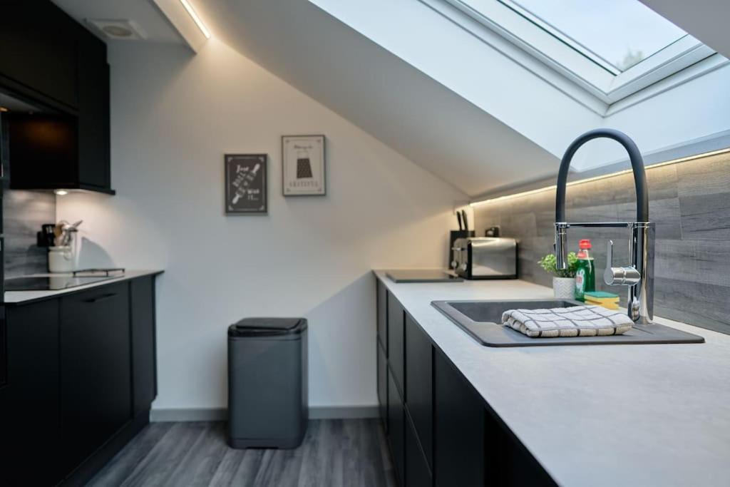 York City Central Apartment And Coffee Shop Bagian luar foto